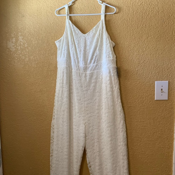 torrid Pants - NWT Torrid Ivory Bridal Lace Jumpsuit